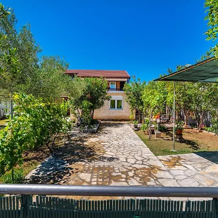 بيت للعطل House K&k *